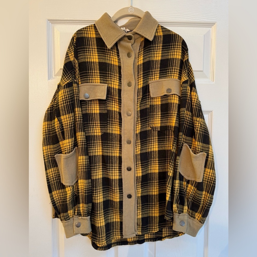 NEW POL Black Yellow and Tan Oversized Plaid Button-Up Shirt Size Small